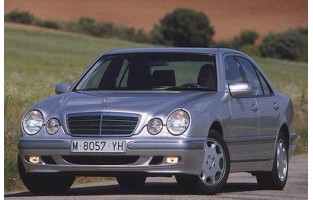 Tappetini Mercedes Classe E W210 berlina (1995 - 2002) velluto redline