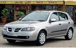 Tappetini Nissan Almera 5 porte (2000 - 2007) il logo Hybrid